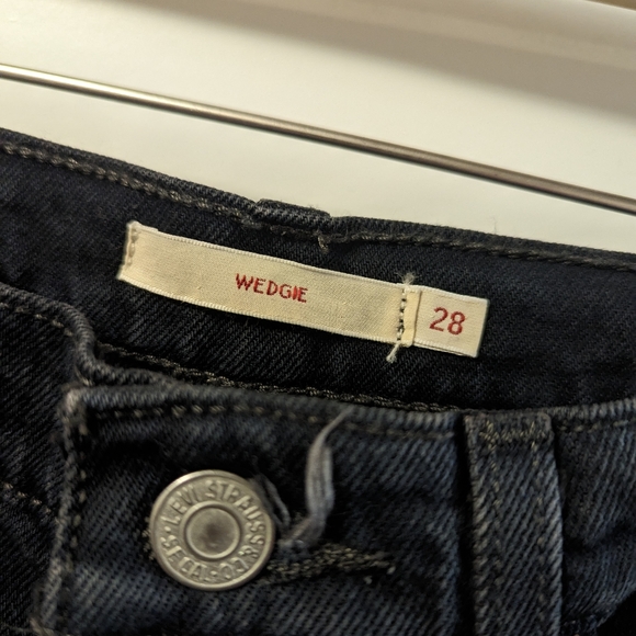 NWOT Levi's Wedgie Icon Jeans, Black (Size 28) - Picture 4 of 4